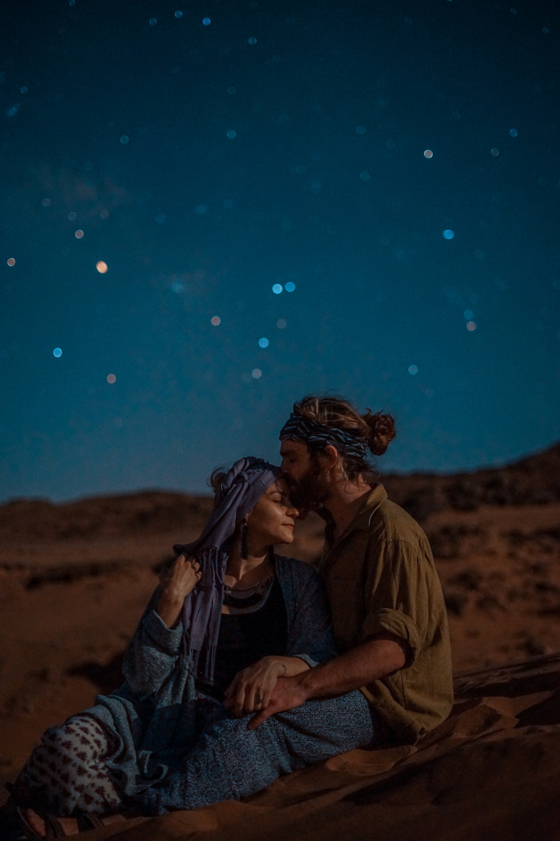 /images/life/couples-kissing.jpg